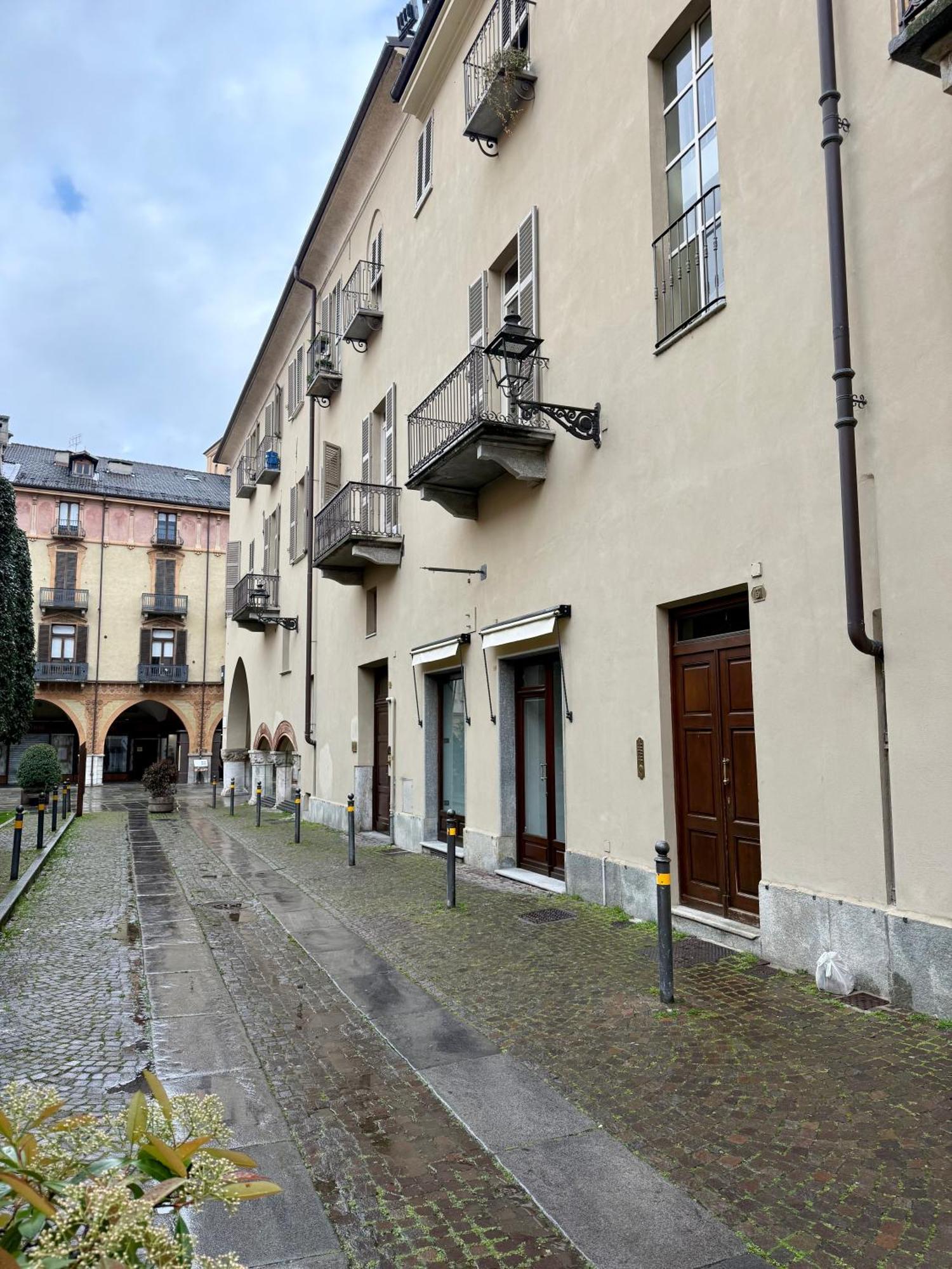 La Loggia Dei Mercanti Cuneo Esterno foto